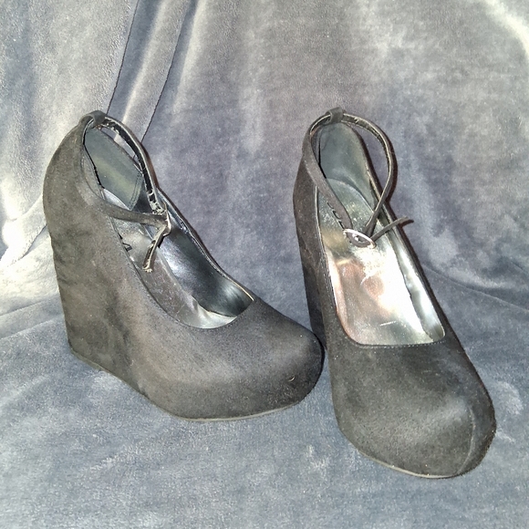 Soda Shoes - Soda Black Wedge Shoes